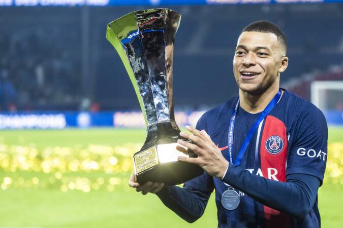 Le 3 janvier 2024, Kylian Mbappé et son équipe remportent la 47ème édition du Trophée des Champions face à Toulouse (2-0). 