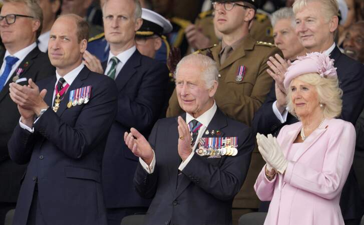 La famille royale applaudit les intervenants de la cérémonie de commémoration