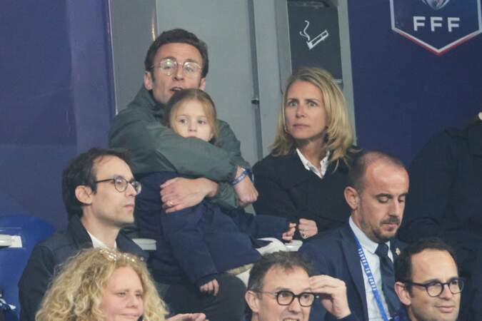 Emmanuel Macron et sa famille lors du match de football de la Coupe de France Nantes vs Toulouse au Stade de France en avril 2023