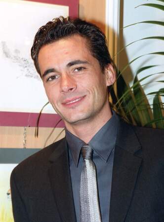 Olivier Minne quitte France 2 à la fin des années 1990, passe sur La Cinquième pour présenter "Les écrans du savoir", puis revient sur la Deux en 2002 pour le jeu "Pyramide".