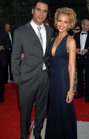 Dès lors, ils n'hésitent pas à afficher leur couple. Ici au Festival de Cannes en mai 2005.