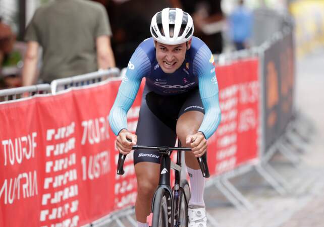 Le cycliste norvégien André Drege est mort samedi 6 juillet après une chute lors de l’avant-dernière étape du Tour d’Autriche. Il avait 25 ans.
