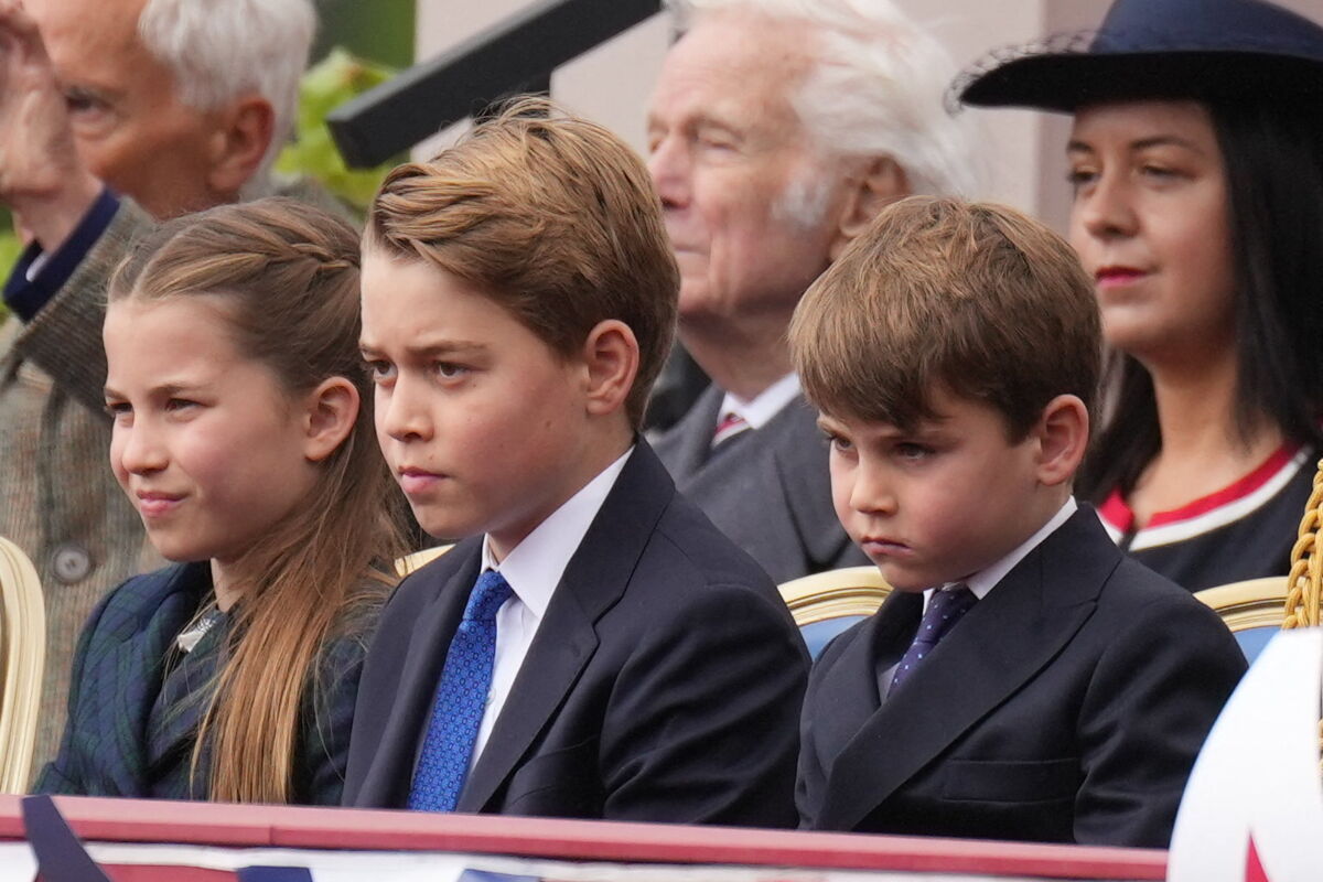 La famille royale d'Angleterre réunie pour le 80e anniversaire de la