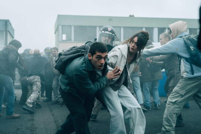 La vallée fracturée : Découvrez en images la série avec Anne Charrier ...