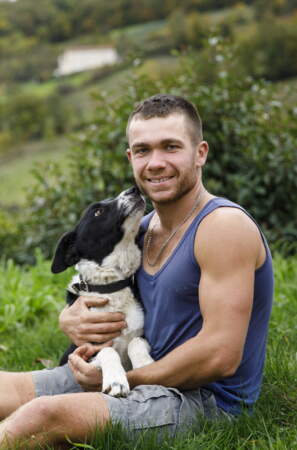 Il a un fils prénommé Téo et âgé de 4 ans.