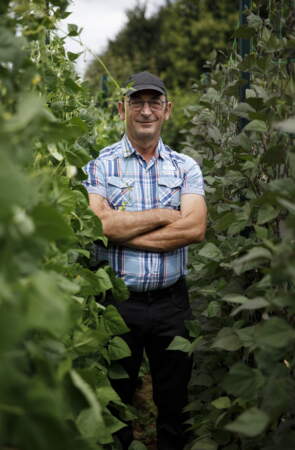 Yannick, 64 ans, est le doyen de la saison 21 de "L’amour est dans le pré". Cet éleveur normand retraité n’a pas eu la vie facile.