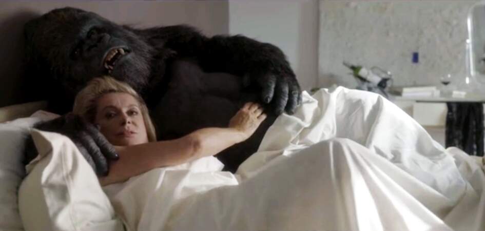 Dans la comédie complètement loufoque Le tout nouveau testament de Jaco Van Dormael, elle tombe amoureuse d'un ... gorille  (2015)