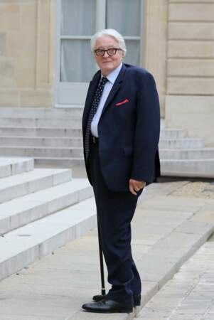 Roland Dumas, figure emblématique de la politique française et ancien ministre de François Mitterrand, s'est éteint à l'âge de 101 ans, le mardi 3 juillet 2024.